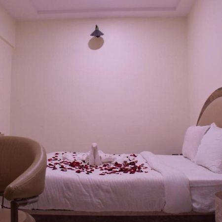 Hotel The Hills, アンビカプル エクステリア 写真
