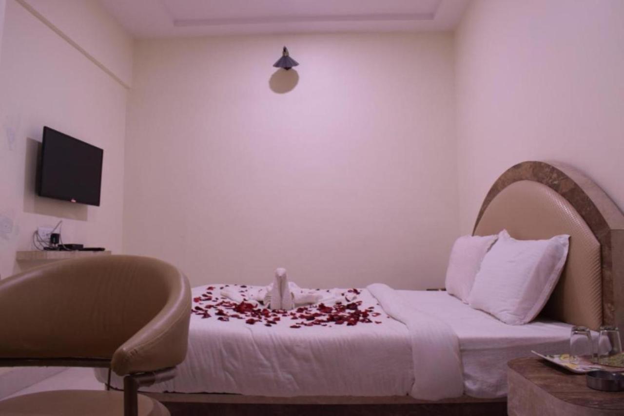 Hotel The Hills, アンビカプル エクステリア 写真